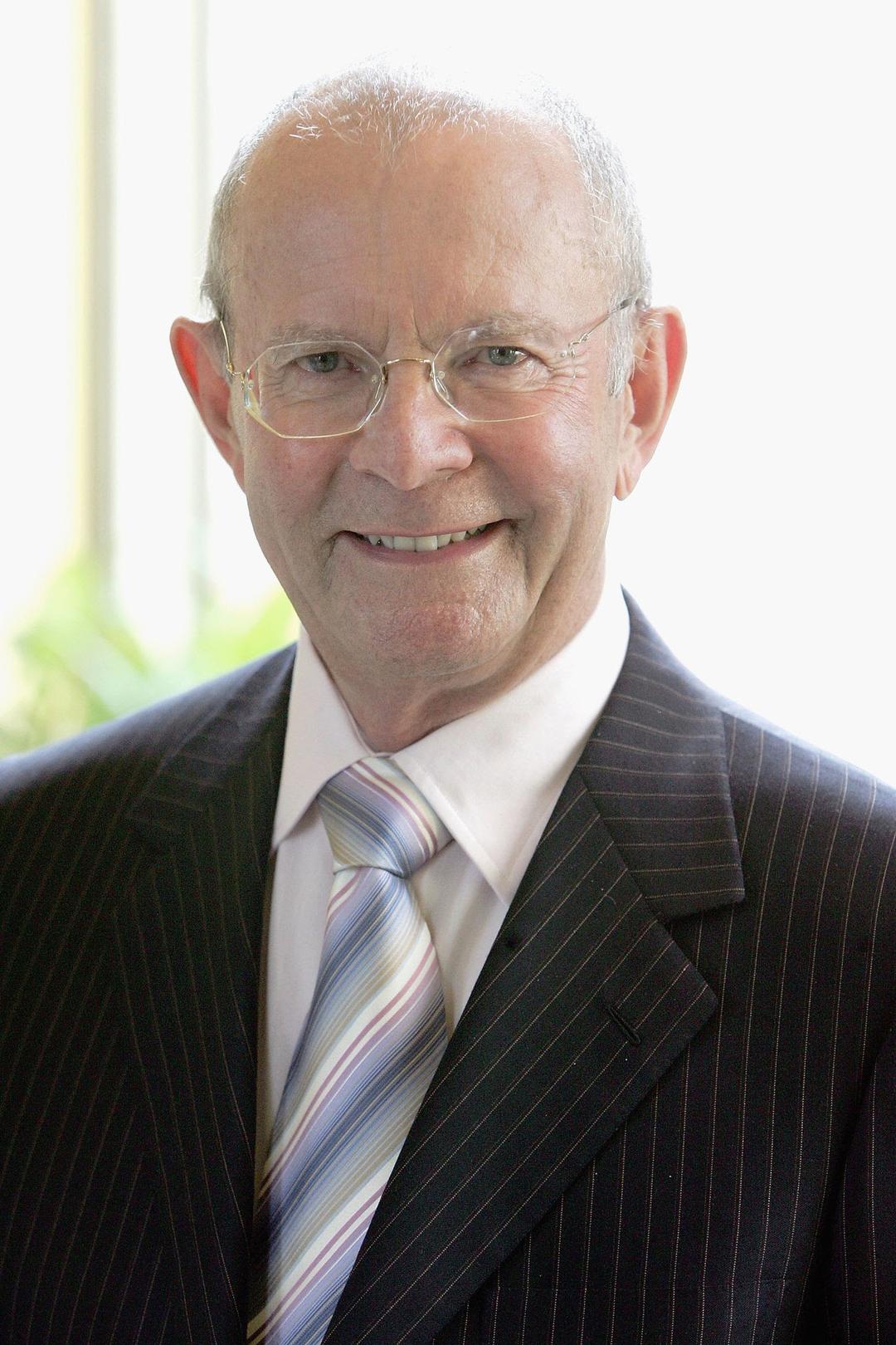 Wilbur Smith - উইলবার স্মিথ